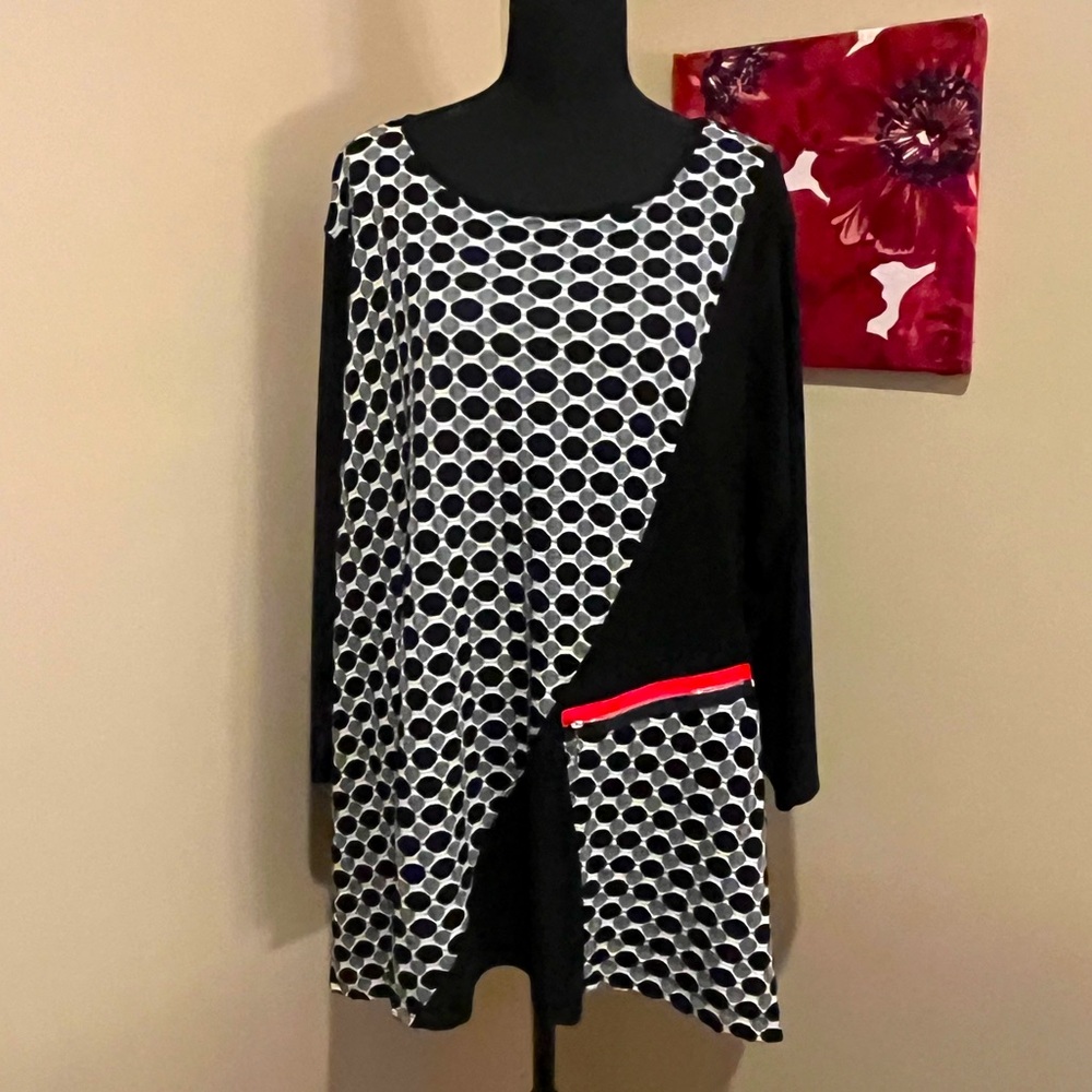 Ali Miles Black, Grey & White Geometric Dot Tunic withh Red Zipper Accent, 2X